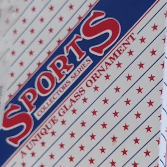 Chicago Bulls Collectors Series Ornament - Picture 7 of 9